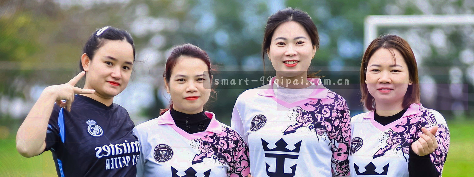 横向延伸的筹码轨道上排列四个发光节点，节点之间由刻度线连接